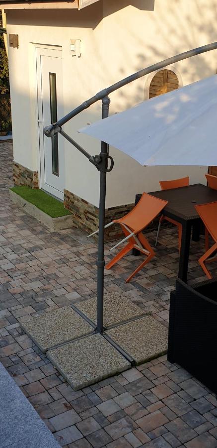 2 Bedrooms House With Enclosed Garden And Wifi At Slezska Острава Экстерьер фото